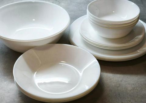 Dishes set 