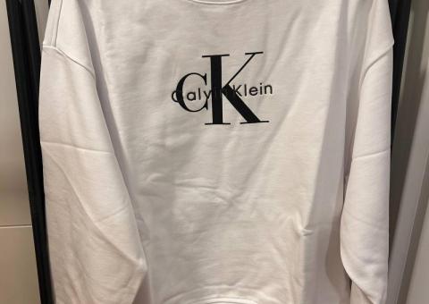 Calvin Klein Sweater 
