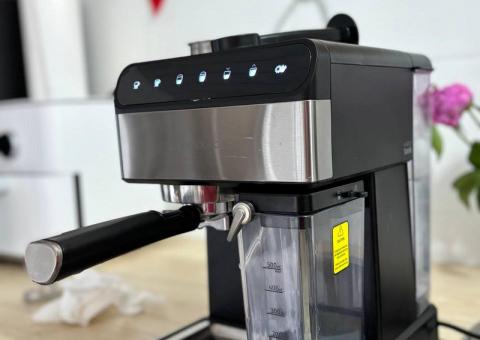 Aparat za kafu Cecotec ☕️ Na prodaju!