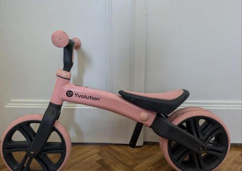 Беговел Yvolution 