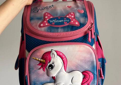 Backpack with orthopedic back 