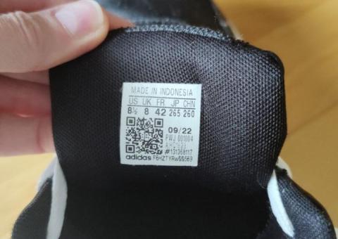 Adidas sneakers 