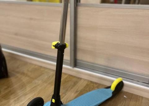 Trotinet iz Decathlona 