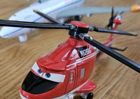 Toys: planes and paw patrol ✈️