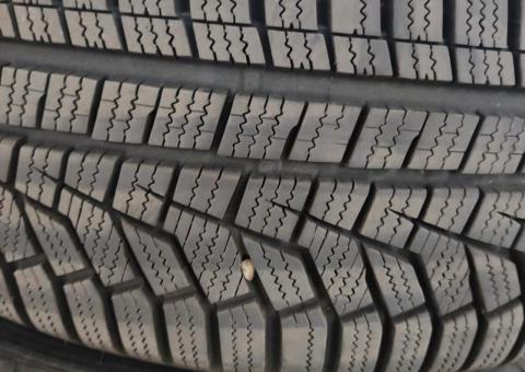 BMW G20 17'' wheels with winter tires 
