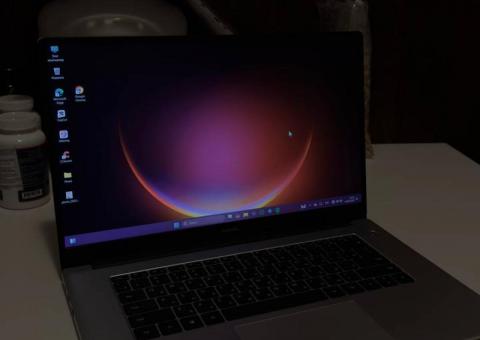 Prodajem Huawei MateBook D15 laptop 