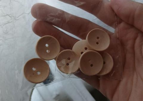 Buttons 
