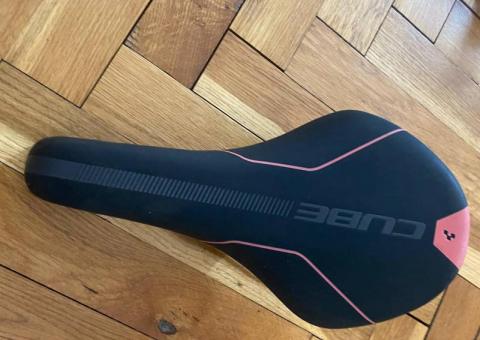Bike seat and footrest 