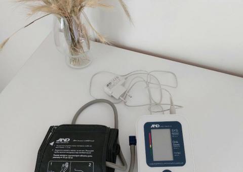 Extension cords, baking molds 