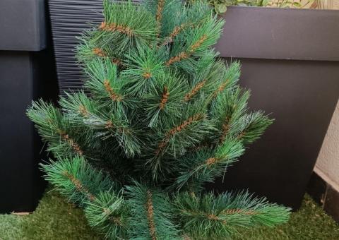 Artificial fir tree 