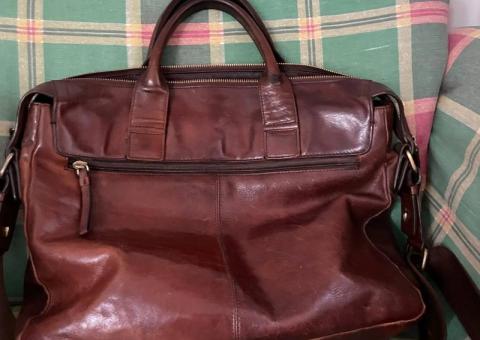 Leather briefcase 