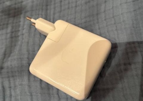 Apple 61W punjač 