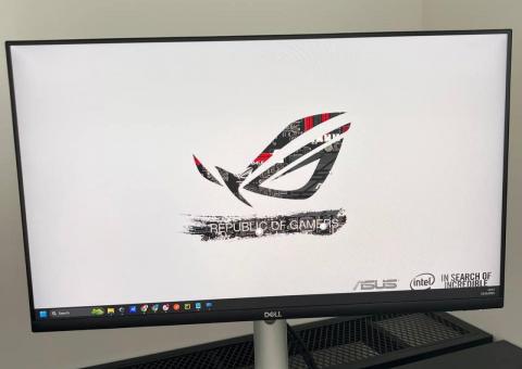 Монитор Dell 