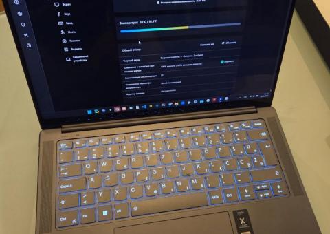 Lenovo Yoga Pro 9 Laptop 