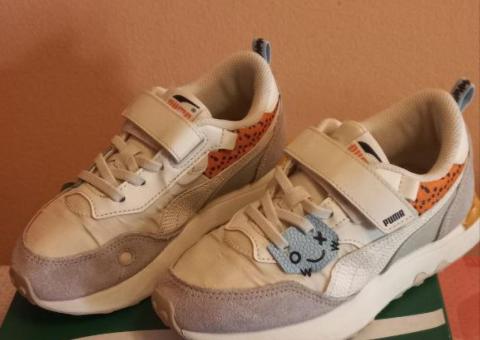 Puma sneakers 