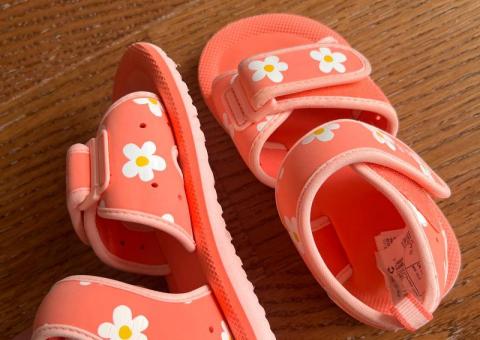 Beach sandals 