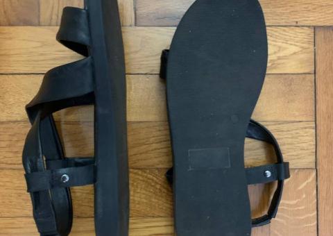 Deichmann sandals size 42 
