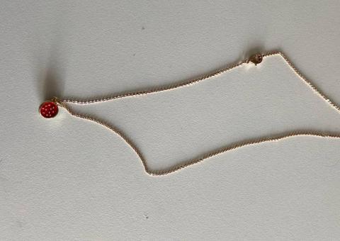 Chokers and pendants 