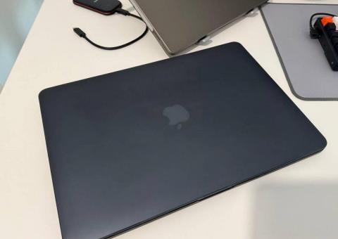 MacBook Pro na prodaju! 