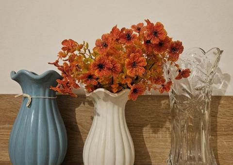 Vases and bouquets 