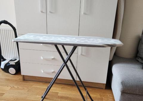 Ironing board 