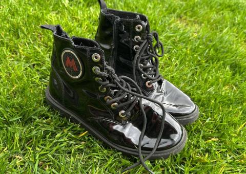 Shoes: boots, wellingtons 