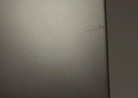 Prodajem laptop Huawei Matebook 