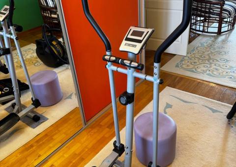 Elliptical trainer 