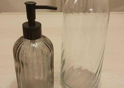Selling jug and soap dispenser 