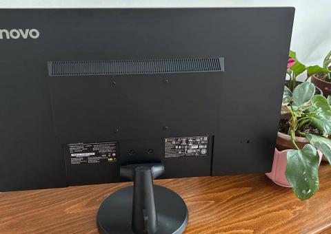 Монитор Lenovo 