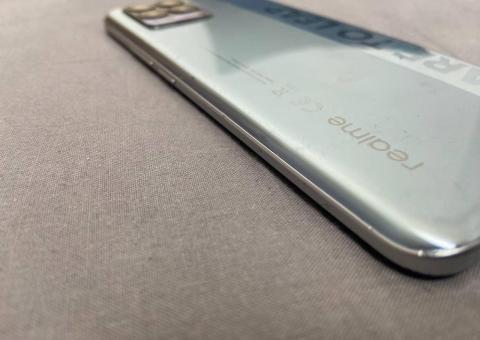 Realme 8 