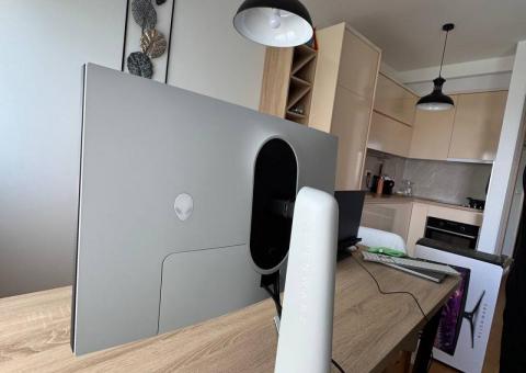 Alienware 2K monitor 