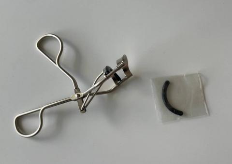 Eyelash curler 