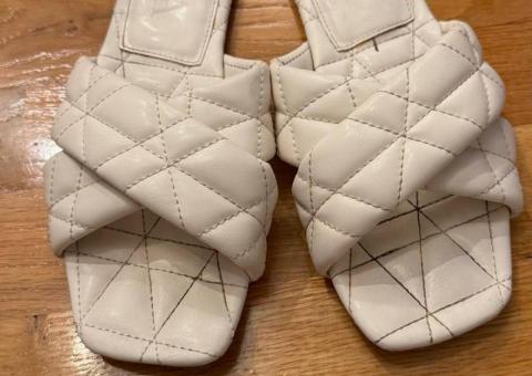 Zara flip-flops 