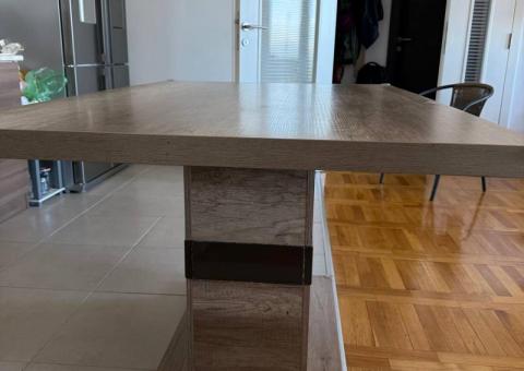 Dining table for sale 