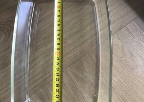 Baking dish and glasses 