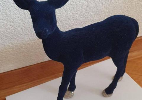 Deer figurine 