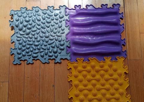 Dog mats and toys 