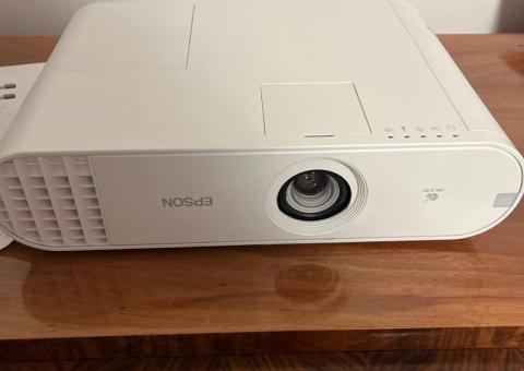 Epson EB-U50 Projector for sale 