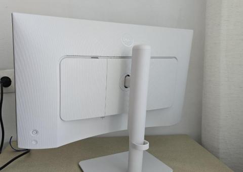 DELL 23.8'' IPS Monitor 