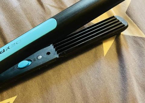 Selling hair curlers 