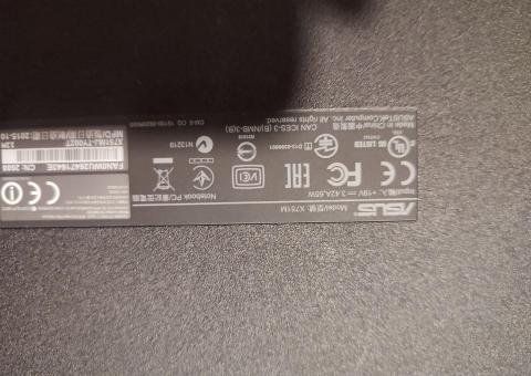 Stari laptop 