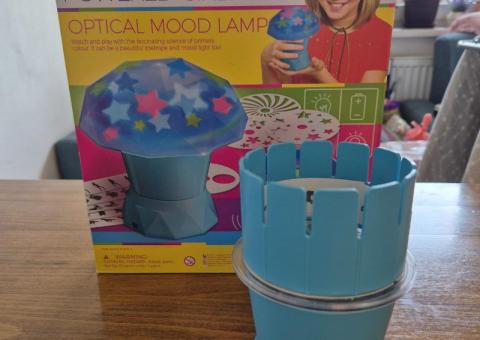 Darts and lamp 