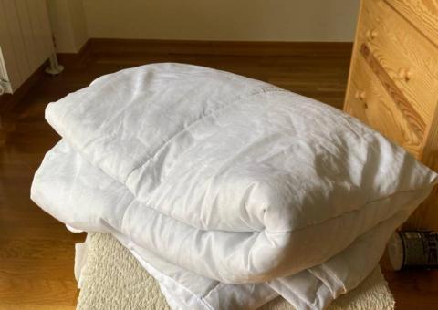Lampe, ćebad i kutija za tablete 