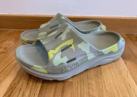 Hoka flip-flops 