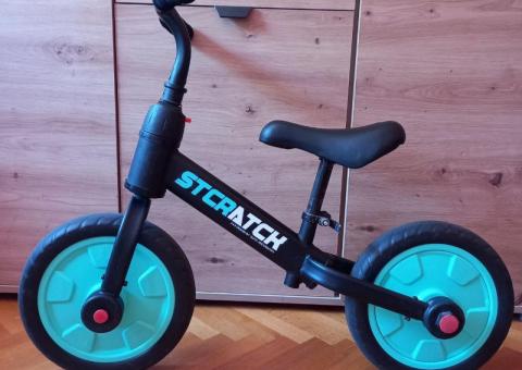 Plišani meda i bicikl za ravnotežu 